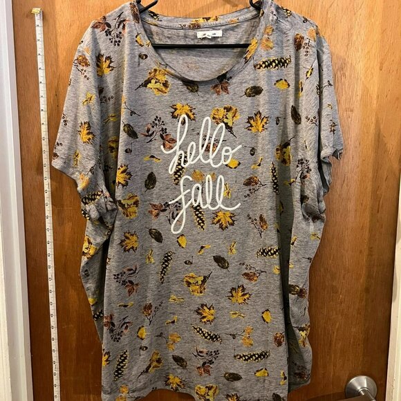Size 4(4X) - Maurices - Gray and Multi-Colored Leaves Short Sleeve "Hello Fall" - Picture 1 of 7